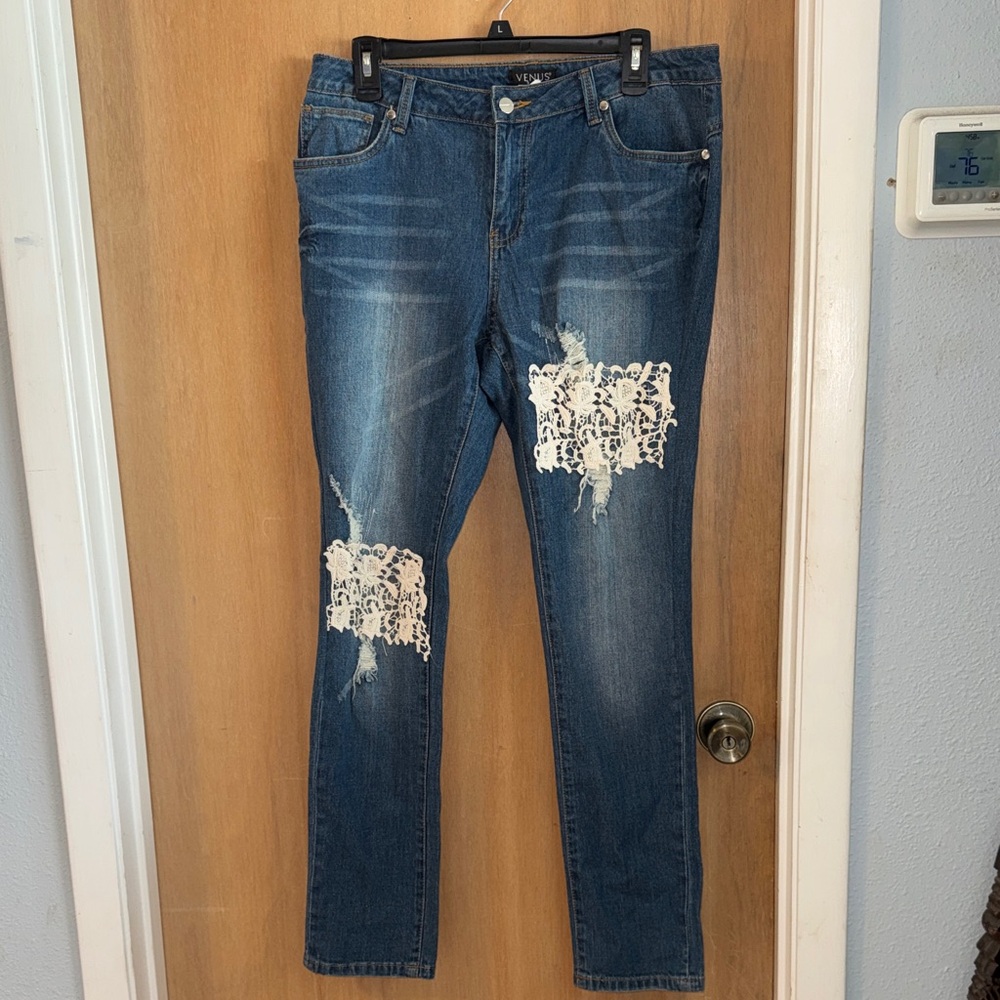 VENUS Blue Women's Crochet Patch Skinny Jeans Size 10 Boho Festivals Concerts